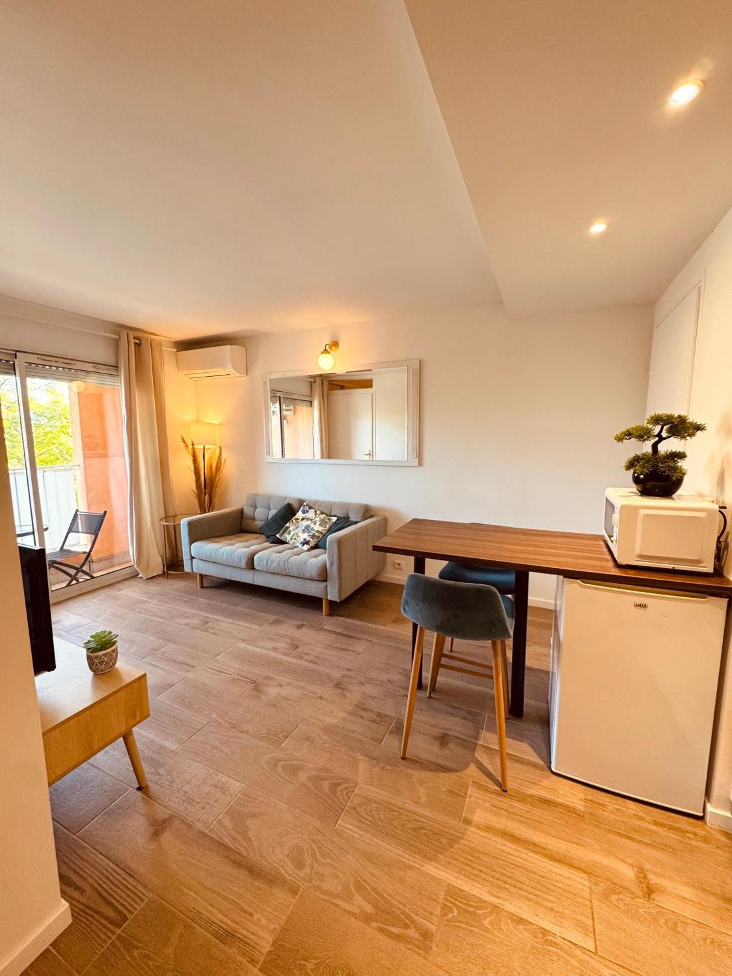 Claelle Appartment - 200M Beach Mandelieu La Napoule Luaran gambar